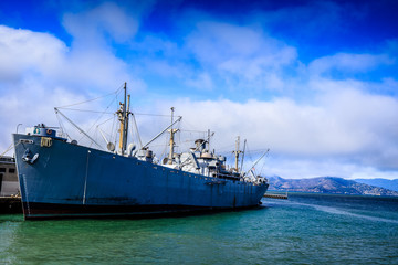 Obraz premium A ship in the sea of San francisco