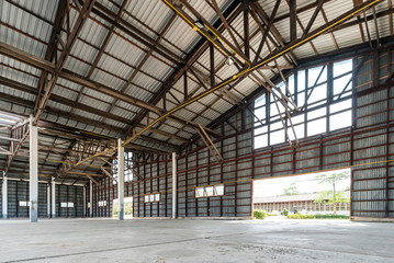 hangar building - 190886621