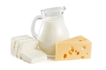 Abwaschbare Fototapete Milchprodukte Milch, Hüttenkäse und Gelbkäse