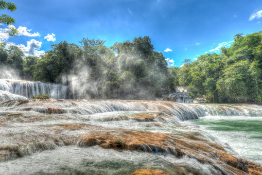 Cataratas de Agua Azul, Wasserfälle an dem Gringo-Trail Stock Photo | Adobe  Stock