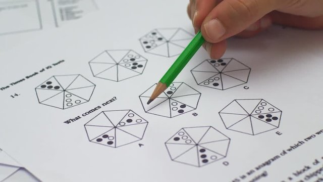 student Reasoning on the answer of abstract reasoning test
