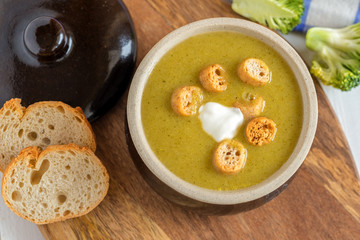 Vegetarian cream soup with broccoli and croutons.