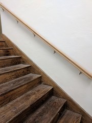 worn oak stairs 2