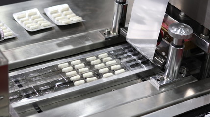 medical capsules packing process by machine
