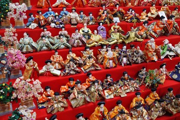 たくさんの雛人形