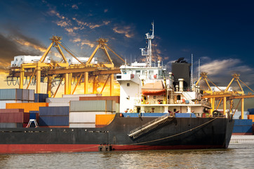 Naklejka premium Commercial shipping port