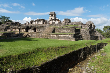Palenque, eine arch&auml;ologische Maya-Fundst&auml;tte im Tieflanddschungel von Chiapas
