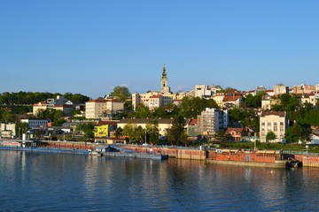 Fototapeta na wymiar Belgrade on the bank of the Sava River. Ships on the river bank. Serbia