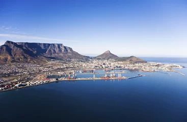 Photo sur Plexiglas Montagne de la Table Aerial view of Cape Town Harbour, V&A Waterfront, Table Mountain, Lion's Head and Signal Hill, South Africa
