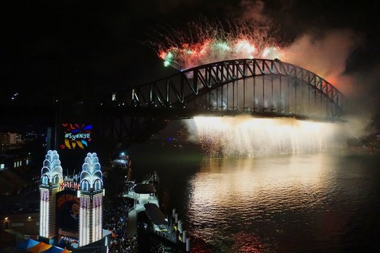 NYE Sydney Australia 2017 2018 Fireworks Bridge Luna Park