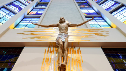 figure of Jesus on the altar © Bartosz