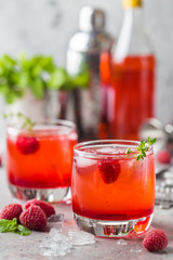 Cold raspberry lemonade