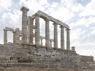 Obraz premium Temple of Poseidon and sunlight
