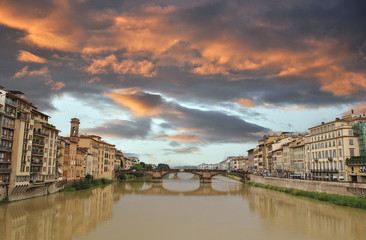 Fototapeta na wymiar I ponti sul fiume Arno