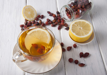 Rosehip tea with lemon