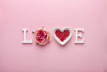 Valentines day concept with love letters on pink background - obrazy, fototapety, plakaty