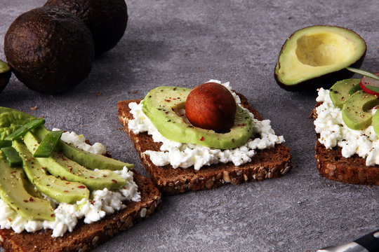 sliced avocado on toast bread with spices