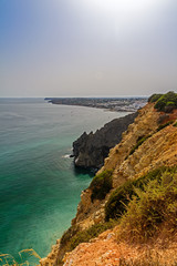 Fototapeta na wymiar Steilküste zwischen Luz und Lagos, Portugal