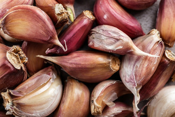 Fresh garlic cloves, closeup