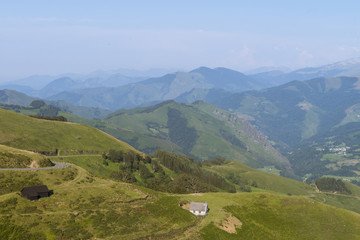 Fototapeta na wymiar Col de Bagargui près des Chalets d’Iraty, dans les estives des Pyrénées.