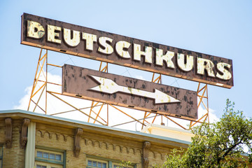 Obraz premium Schild 295 - Deutschkurs