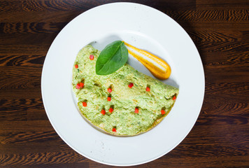 spinach omelette with sauce