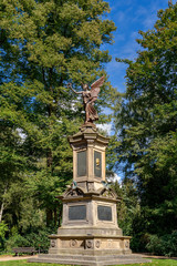 Fototapeta premium Kriegerdenkmal mit Siegesgöttin Viktoria und Relief von Kaiser Wilhelm I. in Bernau bei Berlin. Die übrigen Inschriften wurden herausretuschiert