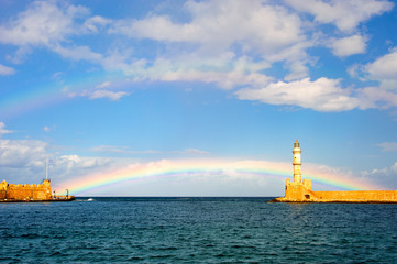 Obraz premium Der Leuchtturm von Chania und en Regenbogen