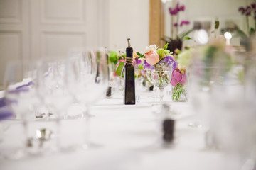 Détail d'une salle de souper d'un mariage