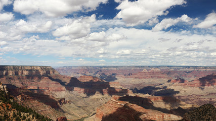 Fototapeta na wymiar Nuvole sul Grand Canyon