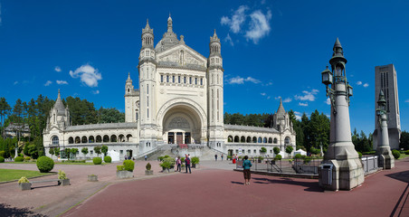 Fototapeta premium lisieux esplanade
