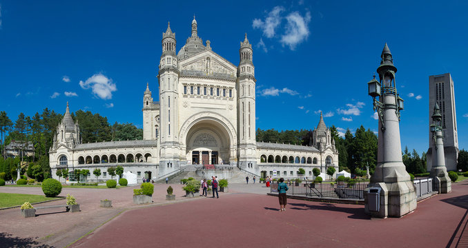 lisieux esplanade