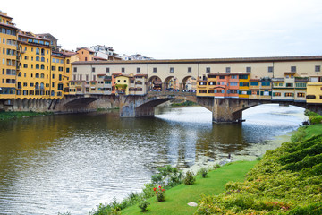 Fototapeta na wymiar Ponte Vecchio in Florence in Italy.