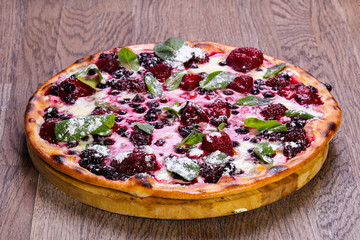 Fruit vegetarin pizza