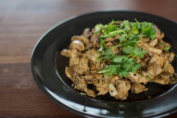 Fried chicken with black pepper  and  garlic