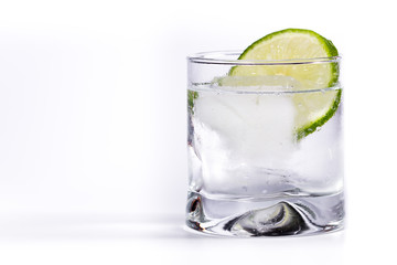 vodka soda with a lime