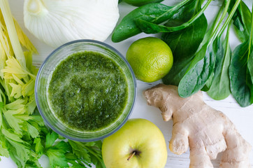 Healthy green detox smoothie