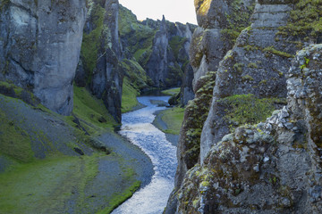 アイスランド　フャズラオルグリューブル峡谷