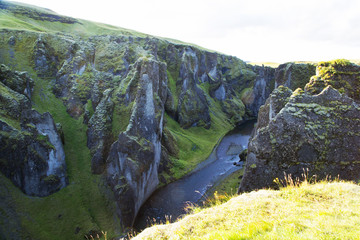 アイスランド　フャズラオルグリューブル峡谷