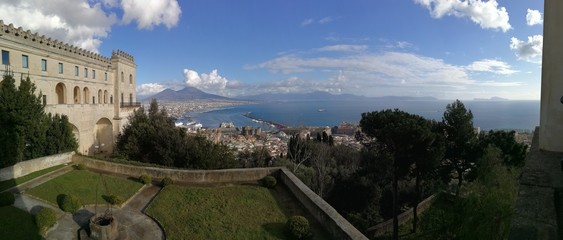 Fototapeta premium Napoli - Panoramica dalla loggia di San Martino