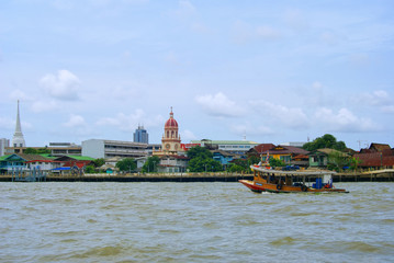 Obraz premium boat in the river