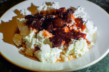 cottage cheese with jam