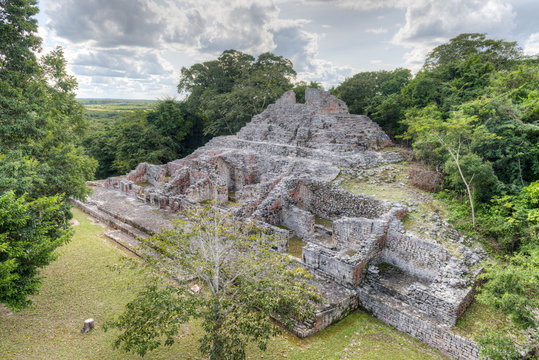 Bec&aacute;n ist eine arch&auml;ologische St&auml;tte und vormaliges Zentrum der Maya der pr&auml;klassischen Periode im Rio-Bec-Stil