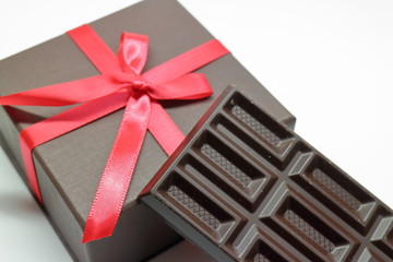 プレゼント箱とチョコレート