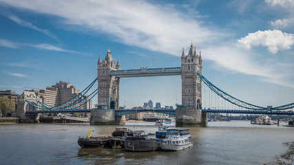 Fototapeta na wymiar London, United Kingdom - May 5, 2016 : The tower bridge on a beautiful clear morning, London