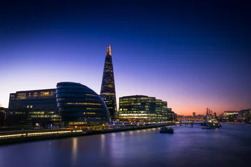 Abenddämmerung Blick auf die Themse und die Architektur der London Bridge aus der Perspektive der Tower Bridge © Sean