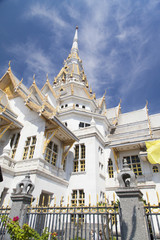 Fototapeta premium Beautiful Buddhist temple