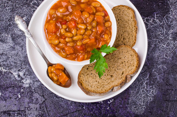 Stewed beans with vegetables