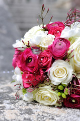 weddings bouquet and rings