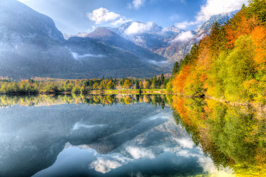 Der Bohinj See zwischen Ukanc und Rikcev